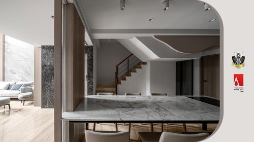 2024 FRENCH金獎作品 ! 米凱伊室內設計 當自然光線灑落 整個空間充滿光影伏流的閃爍感 展現自然之美