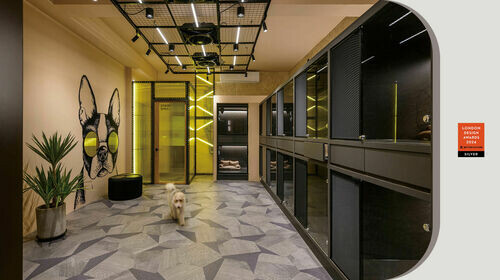 2024倫敦設計獎銀獎!  藝采室內設計 結合英倫風優雅、精緻 與工業風粗獷的寵物店